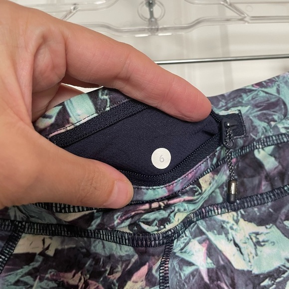 Lululemon Inspire Crop II in Iridescent Multi Size 6 - Picture 7 of 9